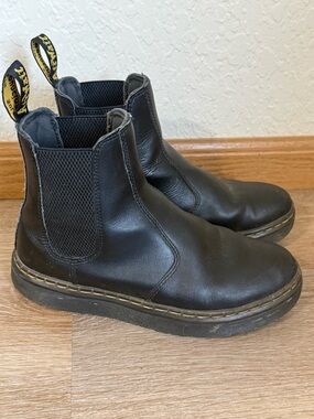 Dr Marten Women’s Dorrian Black Leather Chelsea Ankle Boots Size 6